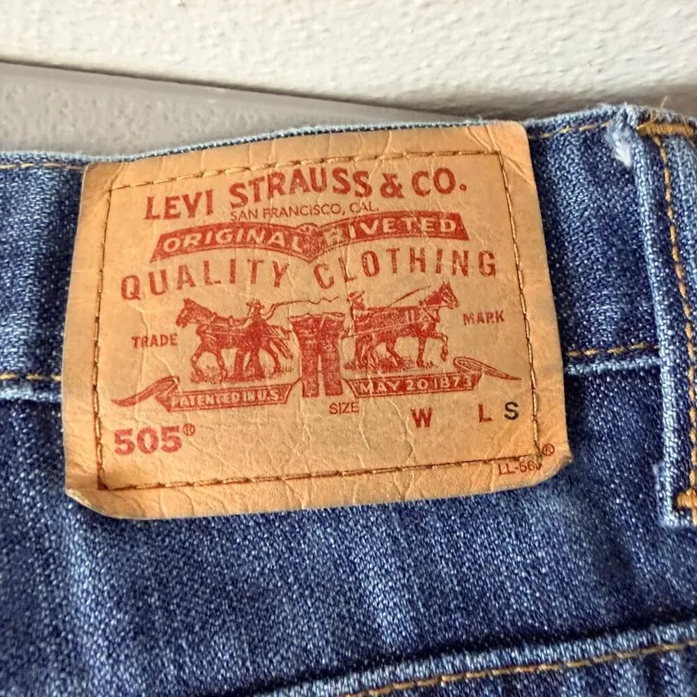 Levi’s 505 Low Rise Straight Leg Jeans Vintage Wash Size 12